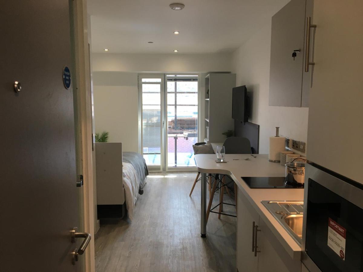 Modern Studios, Newcastle Under Lyme - Sk Экстерьер фото