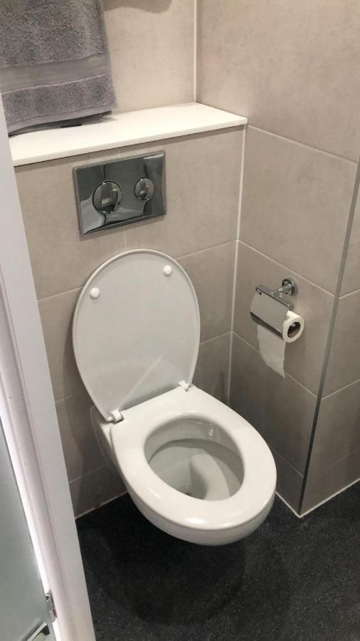 Modern Studios, Newcastle Under Lyme - Sk Экстерьер фото